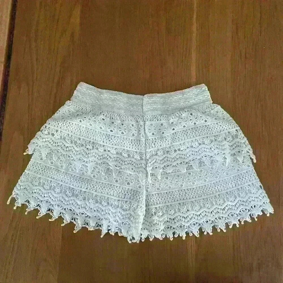 Limonata Lace Shorts - Picture 2 of 3